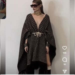 ZARA BROWN JACQUARD KNIT CAPE WITH FRINGING One Size